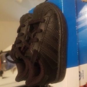 Asides shell toe size 4c black